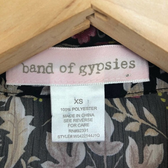 Band of Gypsies Sheer High Low hem Button Down - Picture 7 of 8